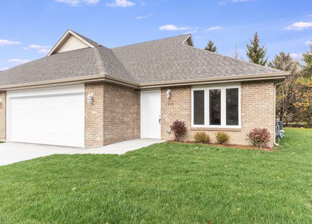 Property at 5540 Hearthside Dr, Bourbonnais, IL 60914, 2 beds, 2 baths