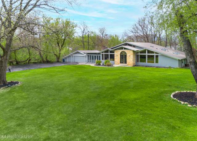 Property at 184 A River Rd, Lake Barrington, IL 60010, 5 beds, 3 baths