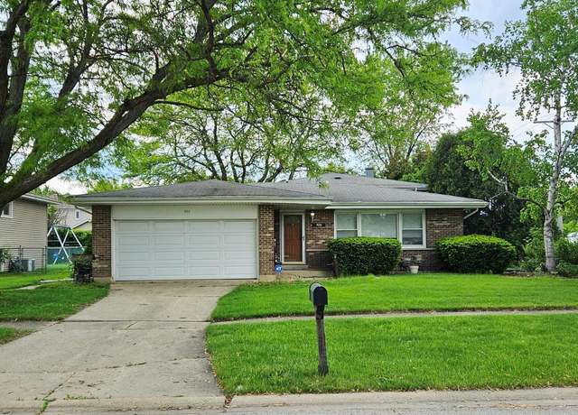 Property at 926 E Balsam Ln, Bartlett, IL 60103, 3 beds, 2 baths