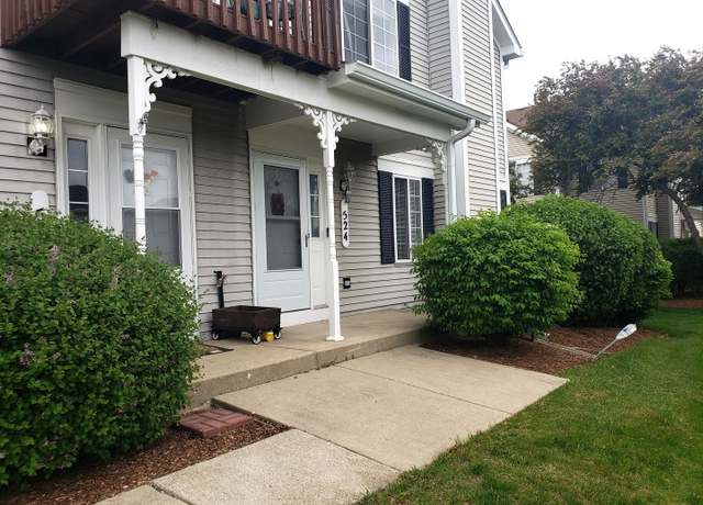 Property at 524 Sandhurst Ln, South Elgin, IL 60177, 2 beds, 1.5 baths