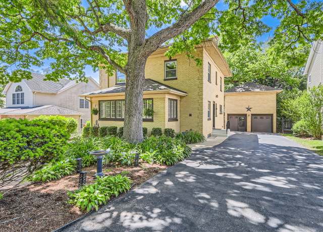 Property at 1835 S 4th Pl, St. Charles, IL 60174, 7 beds, 5.5 baths