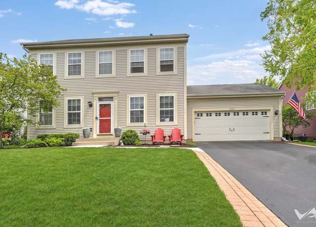 Property at 2863 Camden Dr, West Chicago, IL 60185, 3 beds, 2.5 baths