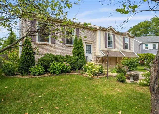 Property at 371 Larchmont Ct, Naperville, IL 60565, 4 beds, 2 baths