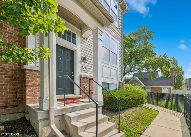 Property at 1529 E Arbor Ln, Arlington Heights, IL 60004, 3 beds, 2.5 baths
