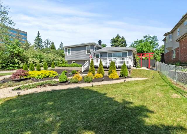Property at 4401 Kingston Ave, Lisle, IL 60532, 3 beds, 2 baths