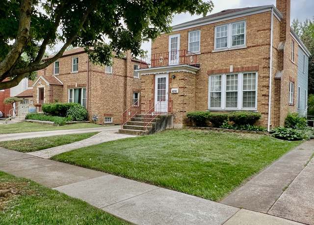 Property at 9214 S Sacramento Ave, Evergreen Park, IL 60805, 4 beds, 3 baths