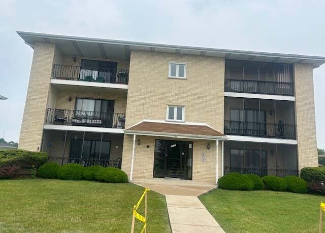 Property at 17037 Grissom Dr Unit 2N, Tinley Park, IL 60477, 2 beds, 2 baths