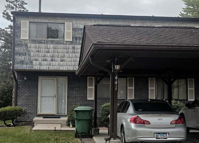 Property at 441 Commanche Trl, Wheeling, IL 60090, 3 beds, 2.5 baths