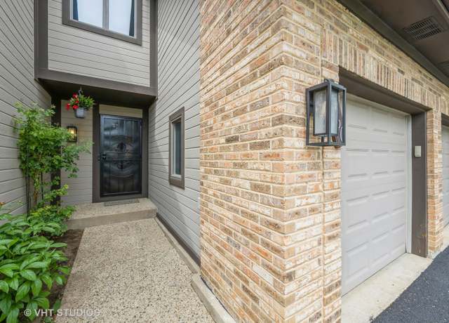 Property at 1760 Pebble Beach Dr, Hoffman Estates, IL 60169, 2 beds, 2.5 baths