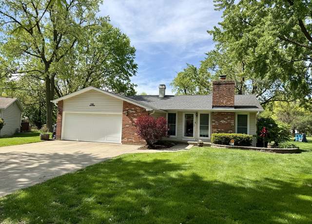 Property at 940 Cordova Ct, Wheaton, IL 60189, 3 beds, 2 baths