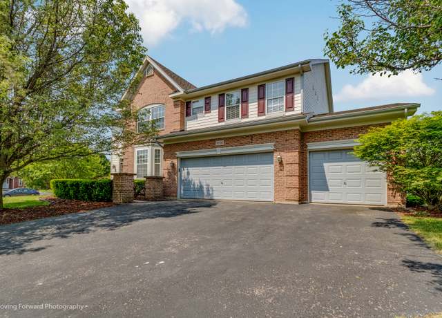 Property at 16760 S Ottawa Dr, Lockport, IL 60441, 4 beds, 3.5 baths