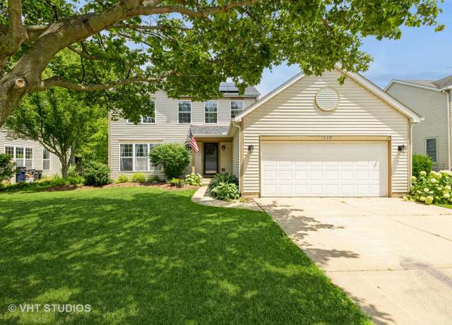 Property at 1289 Evergreen Ln, Elgin, IL 60123, 4 beds, 2.5 baths