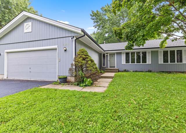 Property at 6855 Nestlewood Dr, Roscoe, IL 61073, 3 beds, 2 baths