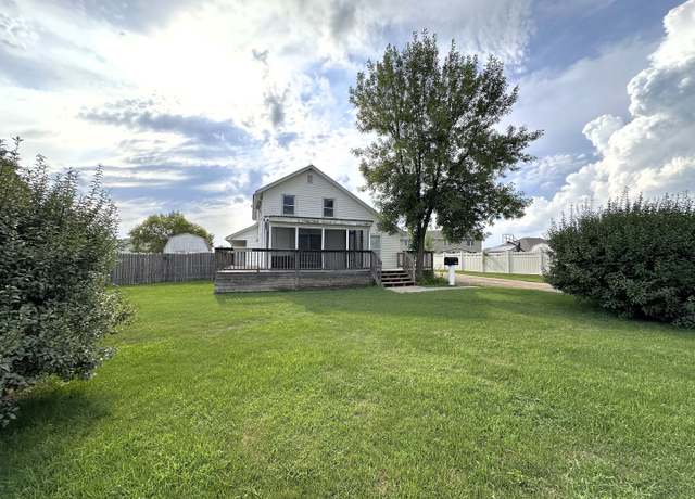 Property at 239 S Poplar St, Manteno, IL 60950, 3 beds, 2 baths