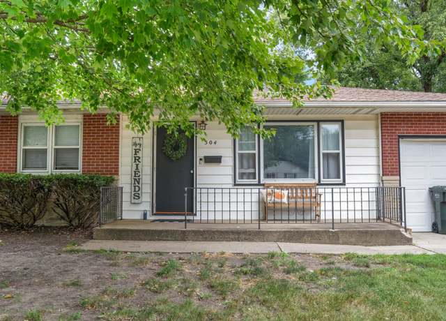 Property at 504 E Florida Ave, Urbana, IL 61801, 5 beds, 2.5 baths