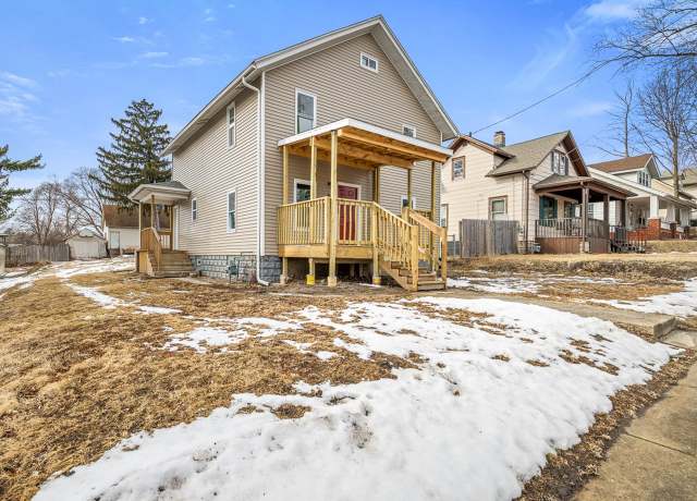 Property at 321 Washington St, Rockford, IL 61104, 4 beds, 3 baths