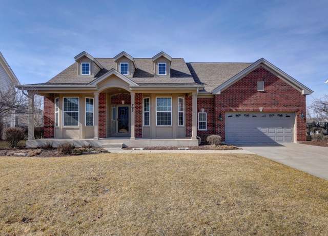 Property at 792 Richwood Ave, Elgin, IL 60124, 3 beds, 2 baths