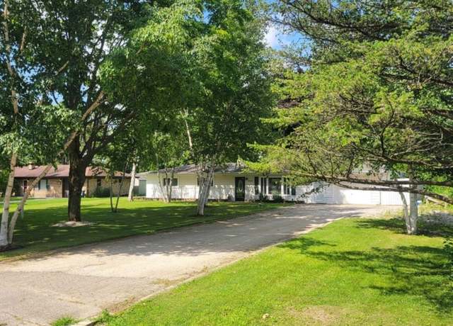 Property at 12N030 Hilltop Rd, Elgin, IL 60124, 3 beds, 1.5 baths