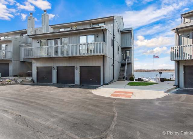 Property at 190 Howard Ct #5, Fox Lake, IL 60020, 2 beds, 1 bath