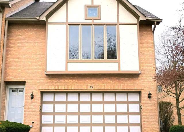 Property at 33 Cliffside Circle Dr #33, Willow Springs, IL 60480, 3 beds, 2.5 baths