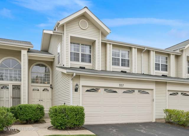Property at 707 Sturnbridge Ln, Schaumburg, IL 60173, 3 beds, 2.5 baths