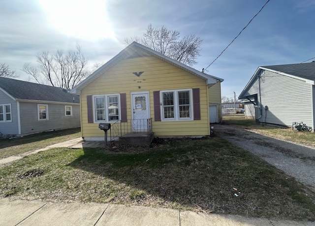 Property at 529 N 2nd St, Watseka, IL 60970, 3 beds, 2 baths