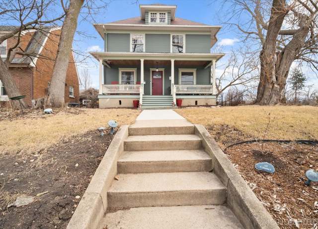 Property at 137 N Channing St, Elgin, IL 60120, 4 beds, 1 bath