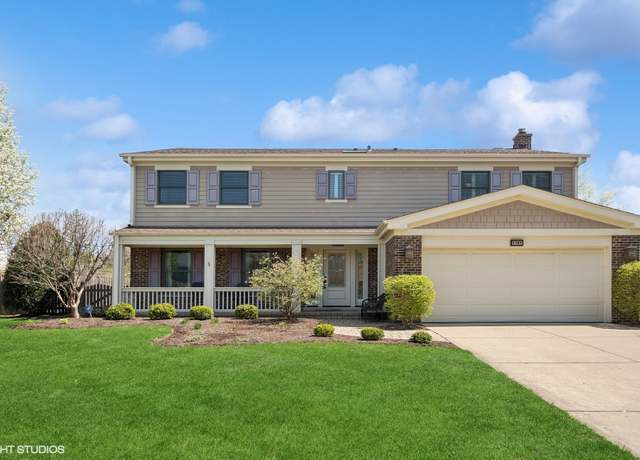 Property at 1701 Longmeadow Dr, Glenview, IL 60026, 5 beds, 2.5 baths