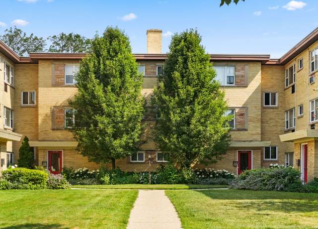 Property at 2117 Howard St Unit 2D, Evanston, IL 60202, 1 bed, 1 bath
