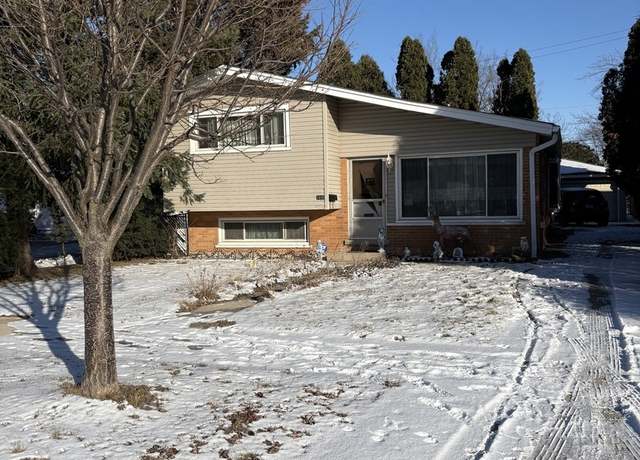 Property at 1625 S Elm St, Des Plaines, IL 60018, 3 beds, 2 baths