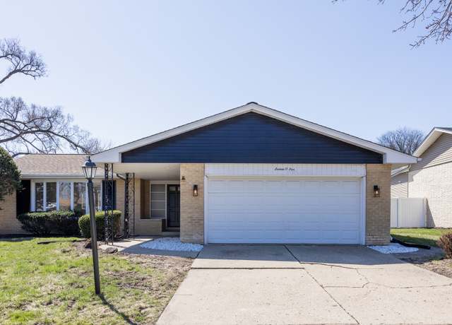 Property at 1605 E Cedar Ln, Mount Prospect, IL 60056, 4 beds, 3 baths
