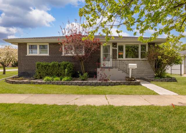 Property at 15100 Hamlin Ave, Midlothian, IL 60445, 5 beds, 2.5 baths