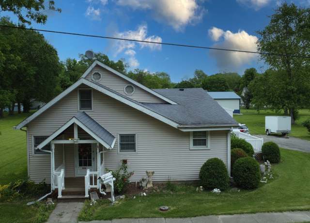 Property at 205 N Park St, Milford, IL 60953, 3 beds, 1.5 baths