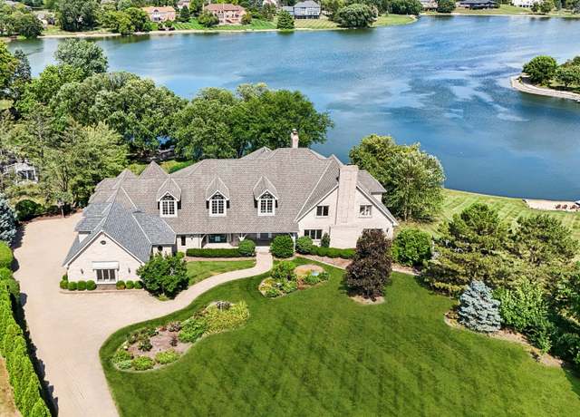 Property at 1314 Dunheath Dr, Barrington, IL 60010, 7 beds, 6 baths