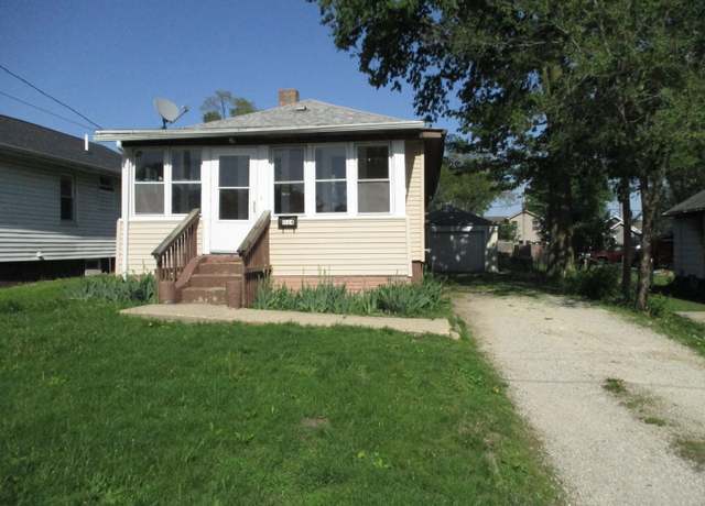 Property at 1524 Pine St, Ottawa, IL 61350, 3 beds, 1 bath