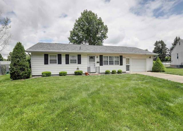 Property at 3301 N College Ave, Quincy, IL 62301, 3 beds, 2 baths