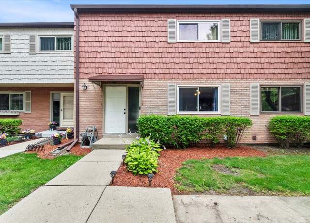 Property at 425 Commanche Trl #425, Wheeling, IL 60090, 3 beds, 1.5 baths