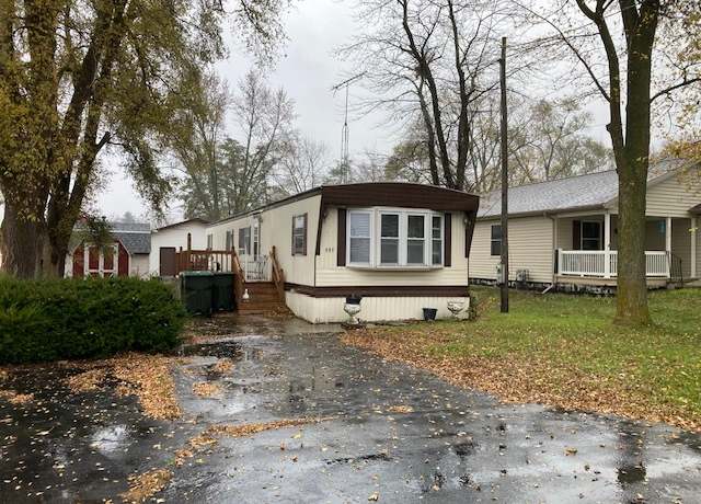 Property at 302 Oak St, Braidwood, IL 60408, 2 beds, 1 bath