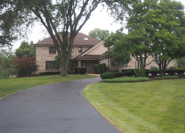 Property at 8124 Pluskota Dr, Orland Park, IL 60462, 5 beds, 4.5 baths