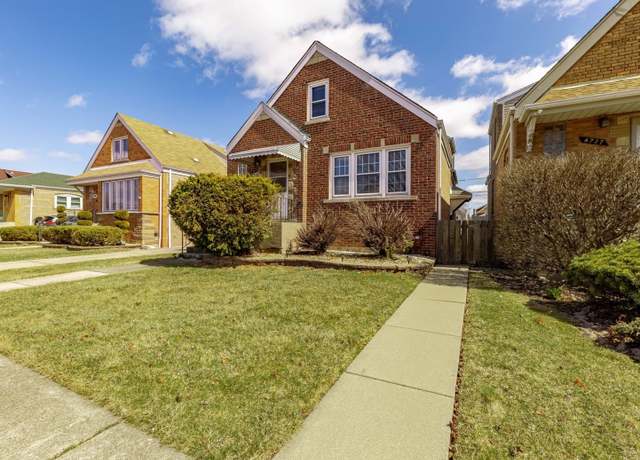 Property at 6733 S Kenneth Ave, Chicago, IL 60629, 5 beds, 3 baths