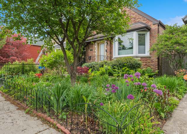Property at 1711 W Thorndale St, Chicago, IL 60660, 3 beds, 3 baths