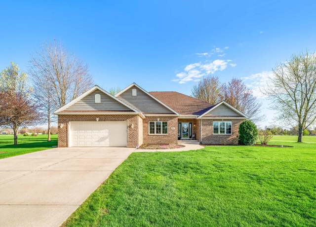 Property at 975 Fox Trail Ln, Somonauk, IL 60552, 5 beds, 2.5 baths