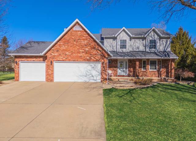 Property at 28 Candle Ridge Rd, Towanda, IL 61776, 4 beds, 3 baths
