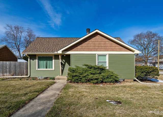 Property at 1280 Victor Ave, Elgin, IL 60120, 3 beds, 1.5 baths