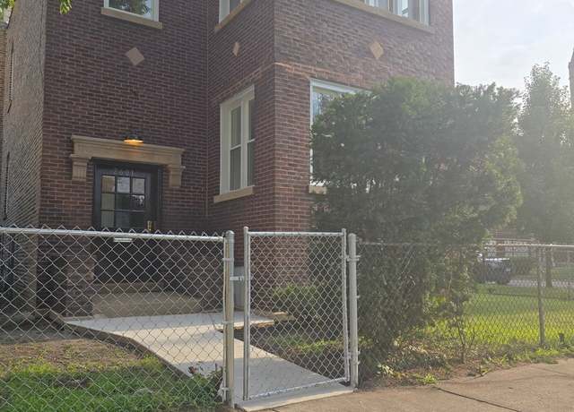 Property at 2601 E 78th St, Chicago, IL 60649, 6 beds, 2 baths