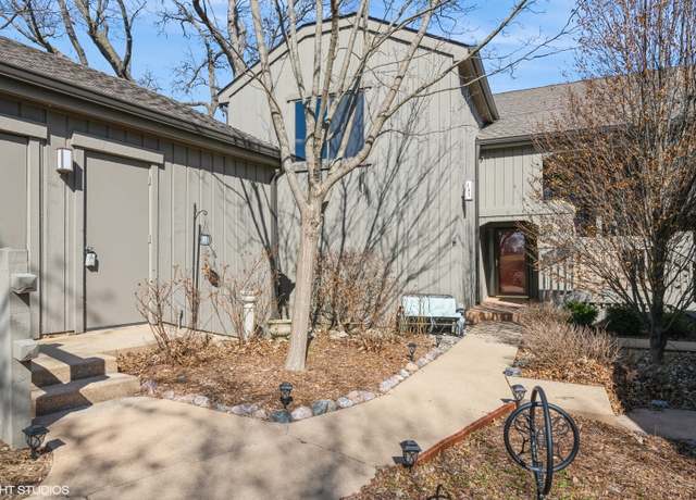 Property at 141 Shoreline Rd Unit C, Lake Barrington, IL 60010, 3 beds, 2.5 baths