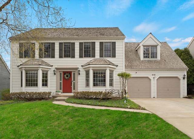 Property at 519 Long Hill Rd, Gurnee, IL 60031, 5 beds, 2.5 baths