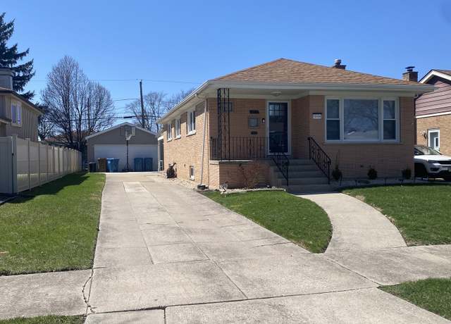 Property at 10008 S Kolin Ave, Oak Lawn, IL 60453, 4 beds, 2 baths