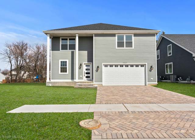 Property at 4016 Faith Ln, St. Charles, IL 60174, 3 beds, 2.5 baths