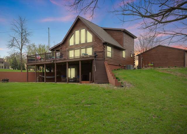 Property at 1096 Bucks Pond Rd, Monticello, IL 61856, 3 beds, 3 baths